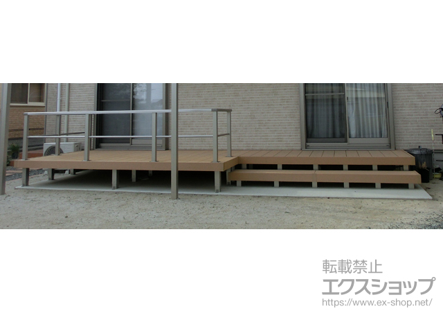 佐賀県佐賀市ののウッドデッキ リウッドデッキ 200+シンプルモダンデッキフェンス8型<横格子> 施工例