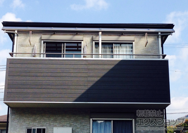 和歌山県田辺市ののバルコニー・ベランダ屋根 プレシオステラス R型 屋根タイプ 連棟 積雪〜20cm対応＋プレシオステラス 吊り下げ式物干し　標準　3本入り 施工例