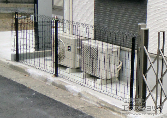 埼玉県新座市ののフェンス・柵 イーネットフェンス1F型 自由柱タイプ 施工例