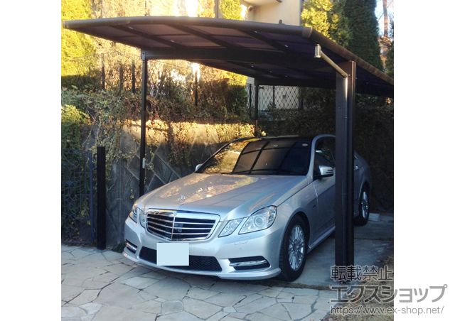 東京都八王子市ののカーポート レイナポートグラン　積雪〜20cm対応＋屋根ふき材補強部品(1セット)＋着脱式サポート2本入 標準柱用＋枯葉よけネット 51用 施工例