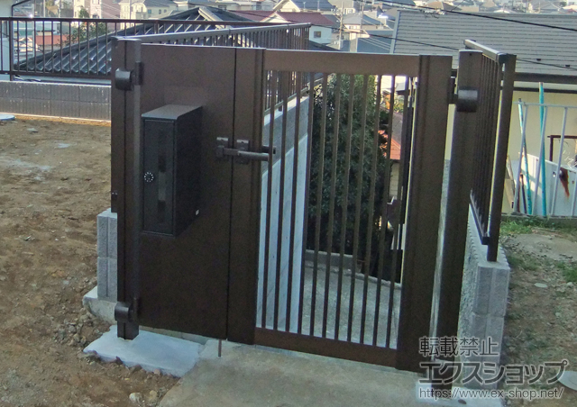 神奈川県横浜市のの門扉 エクスライン門扉13型 機能子扉AN型親子 門柱使用 施工例