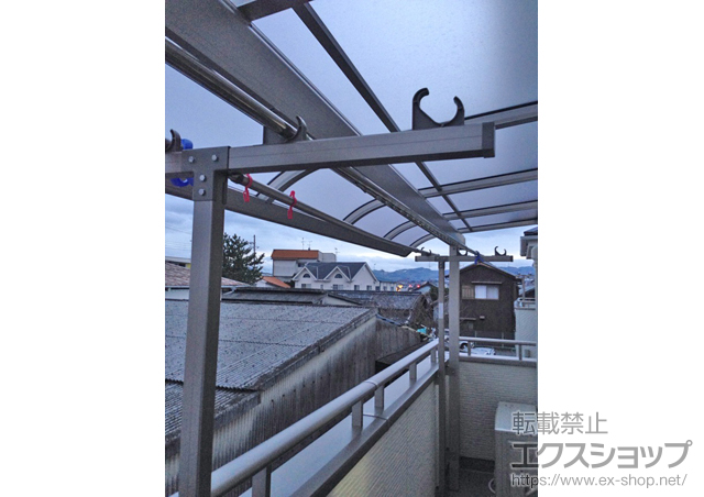 奈良県生駒郡斑鳩町ののバルコニー・ベランダ屋根 ヴェクターテラス R型 屋根タイプ 単体 積雪〜20cm対応 施工例