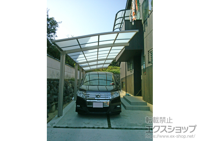 京都府京都市のLIXIL リクシル（トステム）のカーポート カーブポートシグマIII 縦連棟 積雪〜20cm対応 施工例