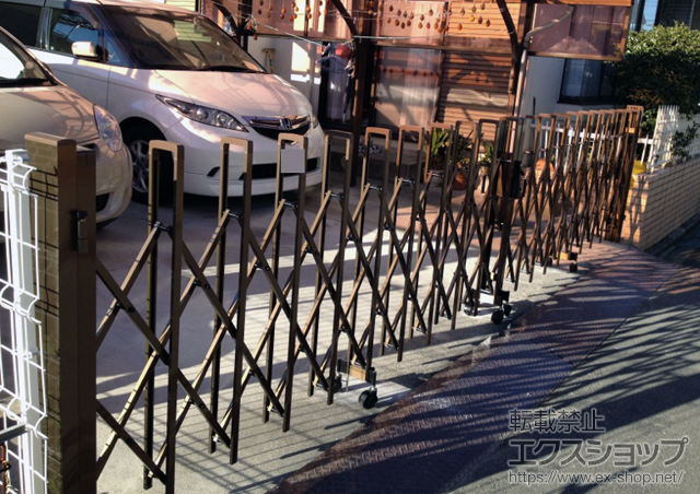 愛知県名古屋市ののカーゲート トリップゲート RB型 ノンレール 両開き 60W（30S+30M) 施工例