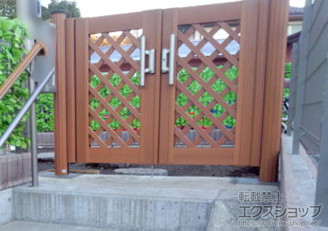 神奈川県秦野市のの門扉 ステイウッド門扉1型 両開き　支柱A使用 オートクローザー仕様 施工例