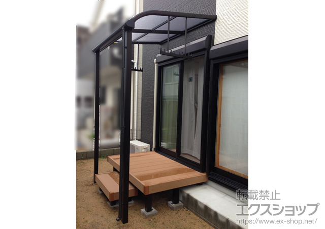 兵庫県加東市ののテラス屋根 プレシオステラス R型 テラスタイプ 単体 積雪〜20cm対応＋吊り下げ物干し 標準 2本入 施工例