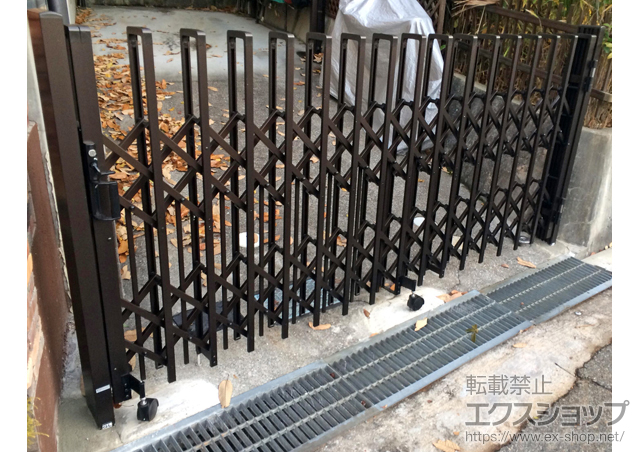 兵庫県宝塚市ののカーゲート トリップゲート ペットガード型 ノンレール 片開き 30S 施工例