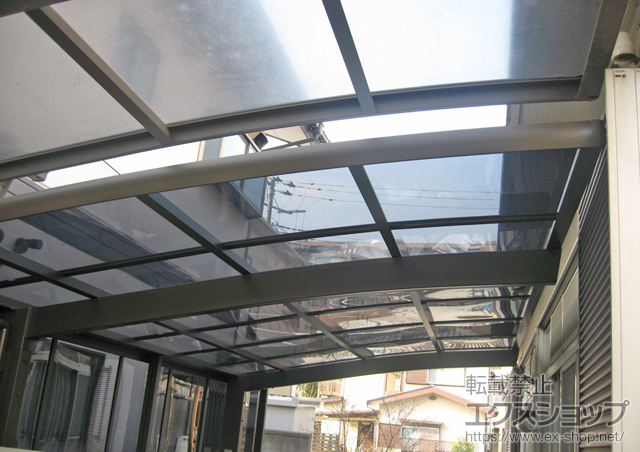 埼玉県さいたま市のLIXIL リクシル（トステム）のカーポート カーブポートシグマIII 積雪〜20cm対応+カーブポートシグマ? サイドパネル 施工例