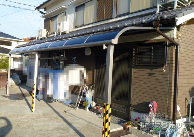 兵庫県明石市のLIXIL リクシル（トステム）のテラス屋根 ライザーテラスII R型 テラスタイプ 連棟 積雪〜20cm対応 施工例