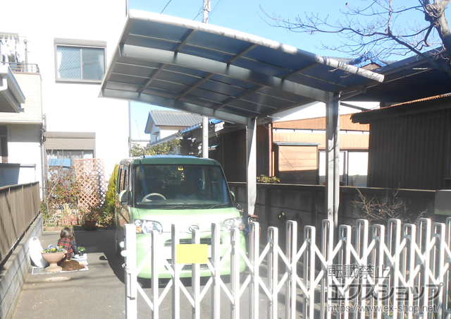 埼玉県所沢市のLIXIL リクシル（トステム）のカーポート カーブポートシグマIII 積雪〜20cm対応 施工例