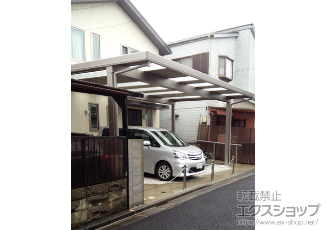 東京都世田谷区のLIXIL リクシル（トステム）のカーポート テリオスポートIII 1500 3台用 角柱4本仕様 積雪〜50cm対応 施工例