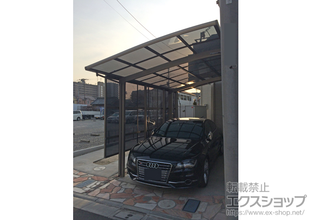 東京都足立区のLIXIL リクシル（トステム）のカーポート カーブポートシグマIII 積雪〜20cm対応＋カーブポートシグマIII用 サイドパネル＋着脱式サポート ロング柱28用 施工例