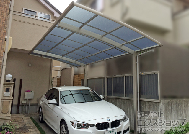 大阪府高槻市ののカーポート レイナポートグラン　積雪〜20cm対応+レイナポートグラン サイドパネル 施工例