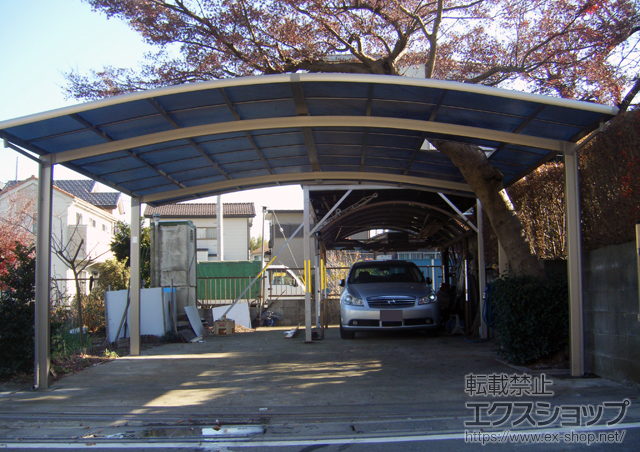 埼玉県さいたま市のLIXIL リクシル（トステム）のカーポート カーブポートシグマIII ワイド 積雪〜20cm対応 施工例
