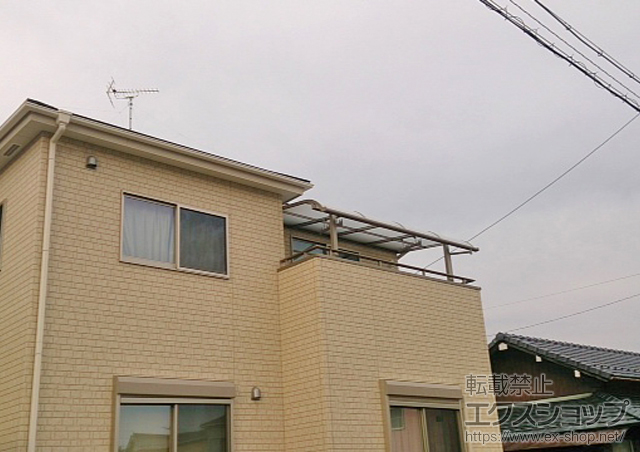 愛知県丹羽郡扶桑町のLIXIL リクシル（トステム）のバルコニー・ベランダ屋根 ライザーテラスII R型 屋根タイプ 単体 積雪〜20cm対応 施工例