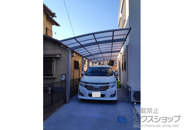 滋賀県大津市ののカーポート レイナポートグラン 縦連棟　積雪〜20cm対応+水平式物干し(カーポート柱用) 2本入り 施工例