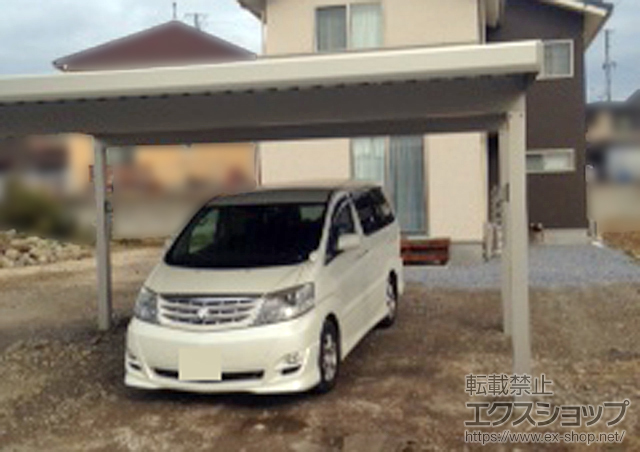 滋賀県長浜市ののカーポート ジーポートneo Aタイプ 2台用 角柱4本 標準鼻隠し 積雪〜100cm対応+水平式物干し　2本入り 施工例