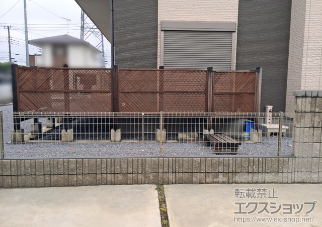 埼玉県加須市のLIXIL リクシル(新日軽)のフェンス・柵 メッシュ マイアミフェンス＜スチール製＞ 8A型 自在柱式 施工例