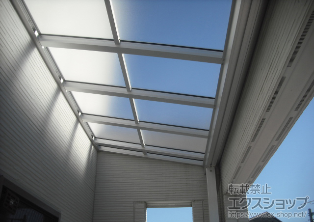 東京都羽村市ののバルコニー・ベランダ屋根 ヴェクターテラス F型 屋根タイプ 連棟 積雪〜50cm対応 施工例