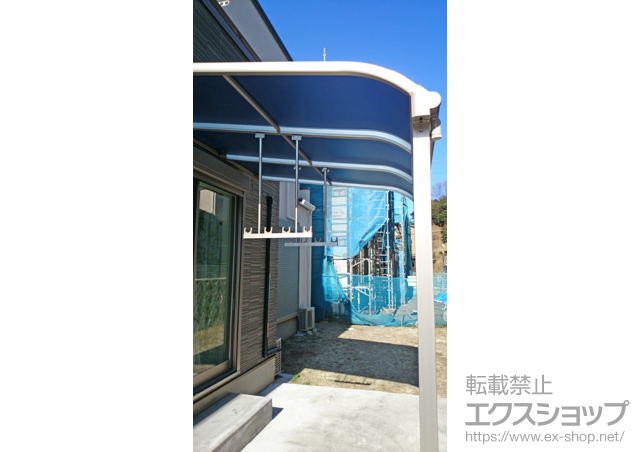 福岡県北九州市ののテラス屋根 ヴェクターテラス R型 テラスタイプ 単体 積雪〜20cm対応+吊り下げ式物干し 標準 2本入り 施工例