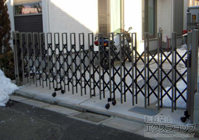 東京都三鷹市ののカーゲート トリップゲート RC型 ノンレール 片開き 41S 施工例