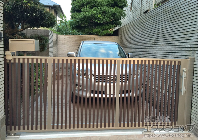 東京都武蔵野市ののカーゲート エススライドC型 片引き 手動式 レールタイプ マテリアルカラー 施工例