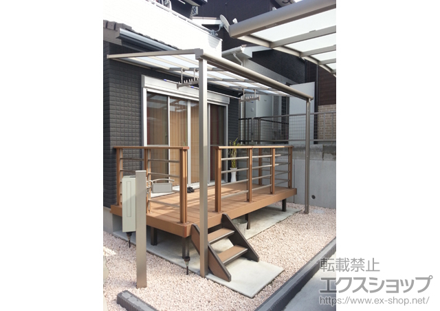 鹿児島県鹿児島市のLIXIL リクシル（トステム）のテラス屋根 ライザーテラスII F型 テラスタイプ 単体 積雪〜20cm対応+吊下げ物干し 標準 2本入 施工例