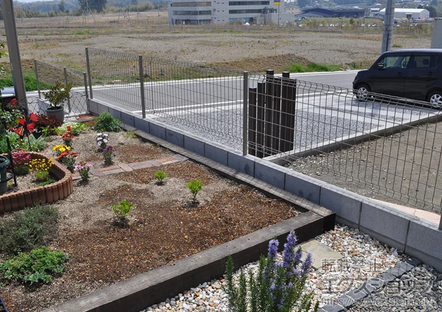 ���ꌧ��Îs��LIXIL ���N�V��(TOEX)�̃t�F���X�E��E�� �n�C�O���b�h�t�F���XUF8�^�@�t���[�|�[���^�C�v �{�H��