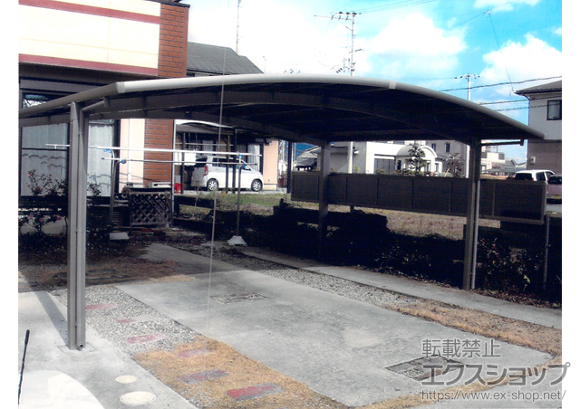 兵庫県たつの市のLIXIL リクシル（トステム）のカーポート カーブポートシグマIII ワイド 積雪〜20cm対応＋カーブポートシグマ? サイドパネル 施工例