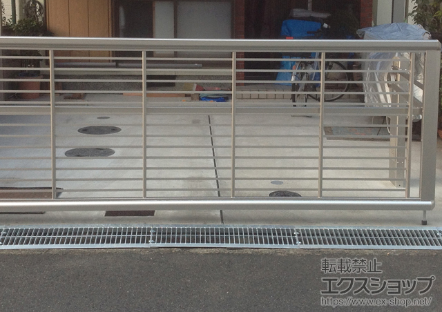 大阪府泉大津市ののカーゲート エクスラインアップゲート ワイド 1型 手動式 施工例