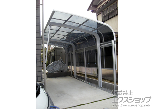 岐阜県養老郡養老町のLIXIL リクシル（トステム）のカーポート テールポートシグマIII 延長 積雪〜20cm対応＋テールポートシグマ?用　サイドパネル＋着脱式サポート　ロング柱23用 施工例