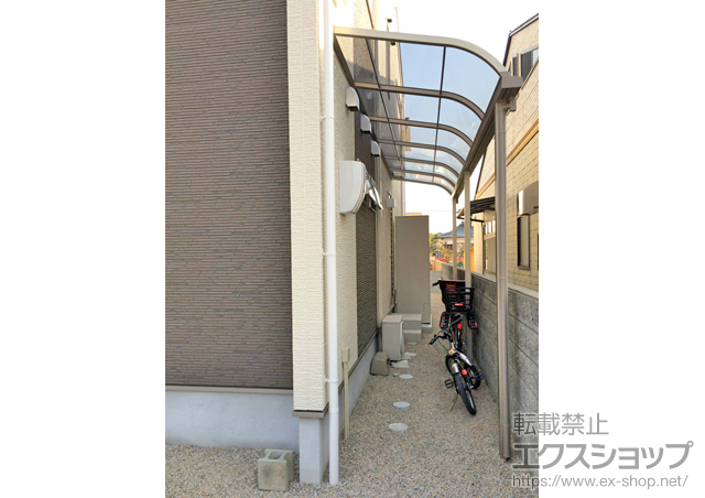 兵庫県赤穂市のLIXIL リクシル（トステム）のテラス屋根 ライザーテラスII R型 テラスタイプ 連棟 積雪〜20cm対応 施工例