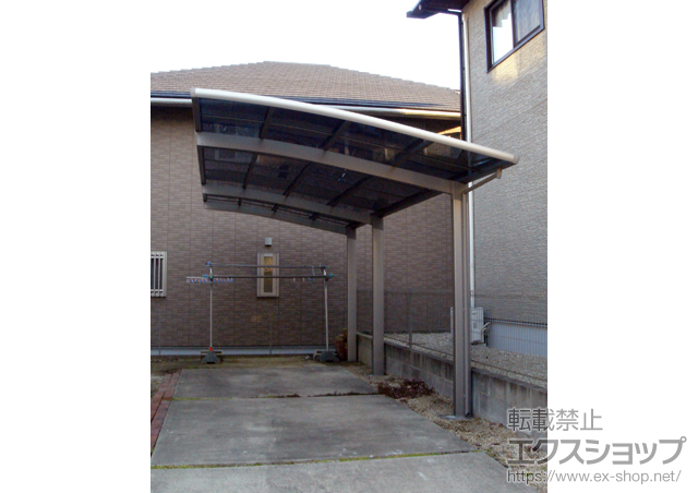 三重県津市のLIXIL リクシル（トステム）のカーポート カーブポートシグマIII 延長 積雪〜20cm対応 施工例