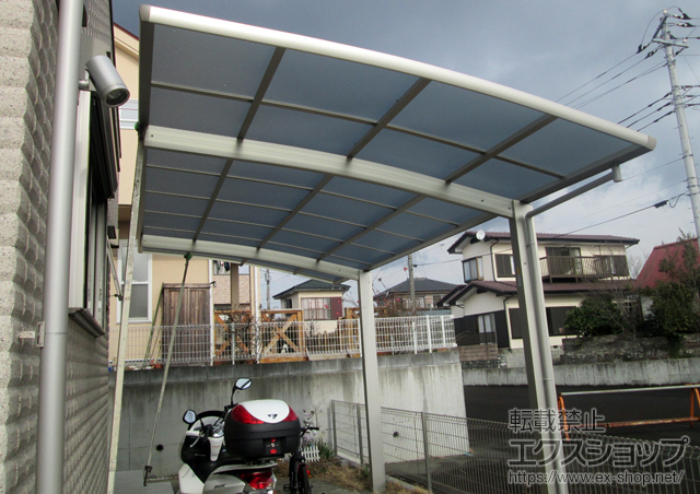 神奈川県伊勢原市ののカーポート レイナポートグラン　積雪〜20cm対応＋屋根ふき材補強部品 施工例