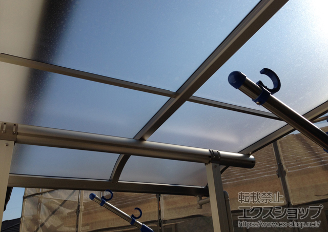 大阪府箕面市ののバルコニー・ベランダ屋根 プレシオステラス R型 屋根タイプ 単体 積雪〜20cm対応 施工例