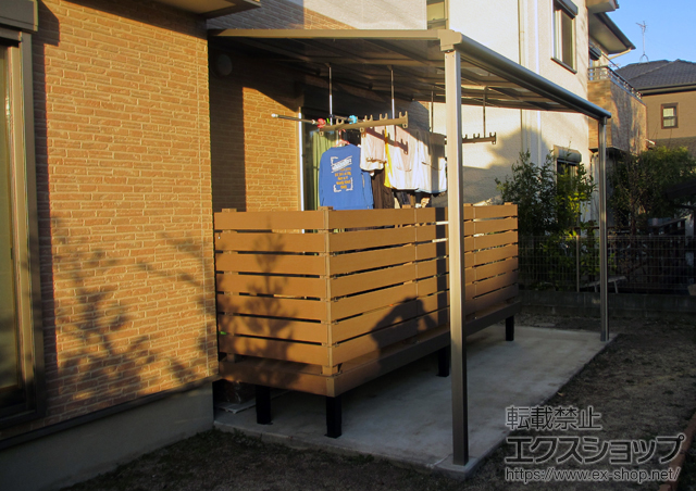 福岡県小郡市ののウッドデッキ リウッドデッキ 200＋リウッドステップ5型 Sタイプ(2段)＋リウッドデッキフェンス3型＜横スリット＞ 施工例