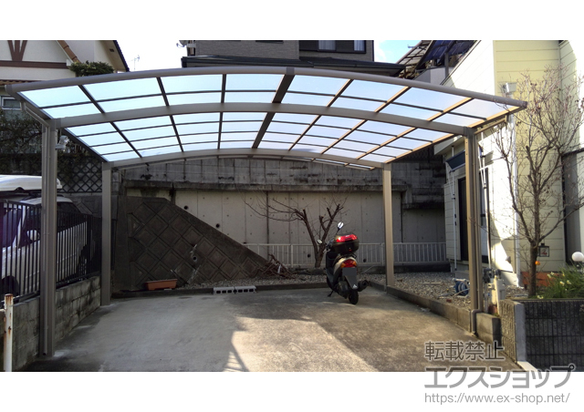京都府八幡市のLIXIL リクシル（トステム）のカーポート カーブポートシグマIII ワイド 積雪〜20cm対応 施工例