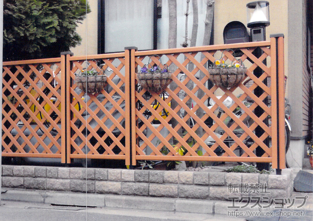 東京都葛飾区ののフェンス・柵 ステイウッドフェンスM1型 間仕切りタイプ 施工例