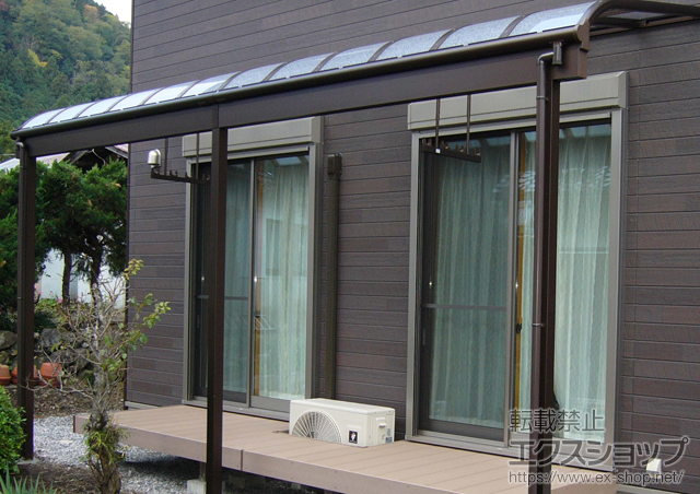 岐阜県揖斐郡揖斐川町ののテラス屋根 ヴェクターテラス R型 3000 テラスタイプ 連棟 積雪〜100cm対応＋吊り下げ式物干し 施工例