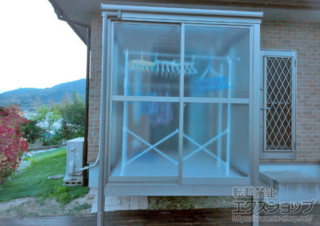 広島県広島市のLIXIL リクシル（トステム）のテラス囲い・サンルーム ほせるんですII F型 床納まり 積雪〜20?対応 施工例