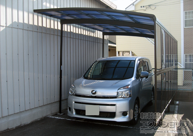 岡山県岡山市ののカーポート レイナポートグラン　積雪〜20cm対応＋サイドパネル＋着脱式サポート柱　標準・ハイルーフ兼用　2本入 施工例