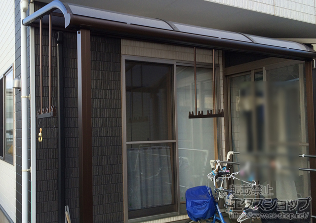 茨城県土浦市ののテラス屋根 プレシオステラス R型 テラスタイプ 単体 積雪〜20cm対応＋吊り下げ式物干し 標準 2本入 施工例