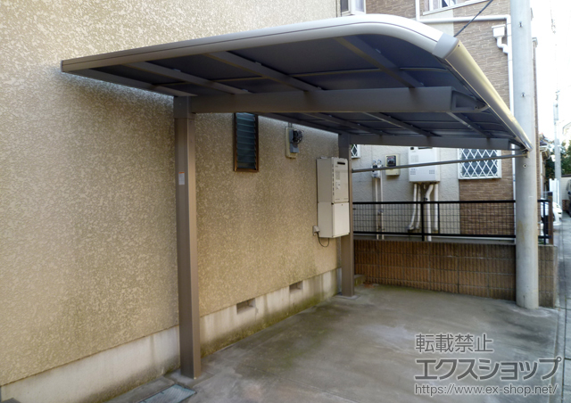 埼玉県三郷市のLIXIL リクシル（トステム）のカーポート レガーナポートシグマIII 積雪〜20cm対応　雨樋ありタイプ 施工例