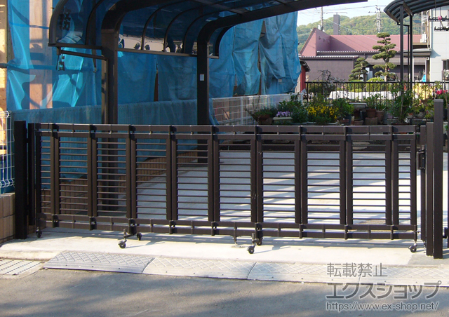 神奈川県愛甲郡愛川町ののカーゲート シャレオ伸縮1型 ノンレール 片開き 390S 施工例