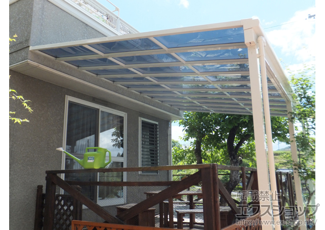 長野県飯田市のLIXIL リクシル（トステム）のテラス屋根 ライザーテラスII F型 テラスタイプ 単体 積雪〜20cm対応 施工例