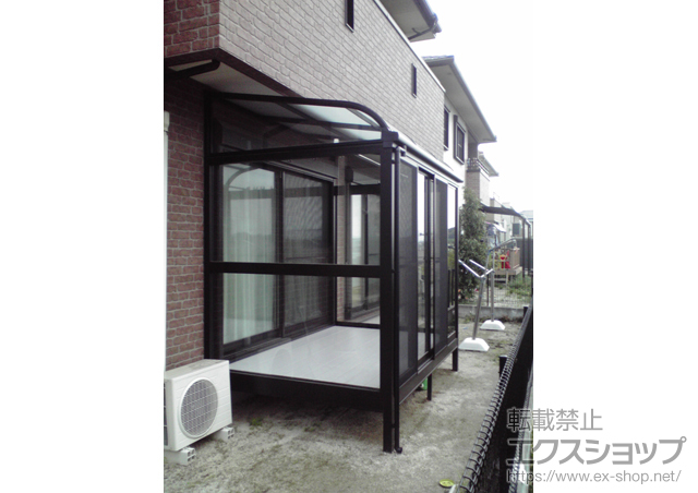 福岡県飯塚市のLIXIL リクシル（トステム）のテラス囲い・サンルーム ほせるんですII R型 床納まり ランマ無 積雪〜20cm対応 施工例