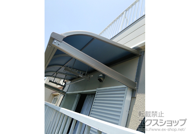 兵庫県神戸市のLIXIL リクシル（トステム）のバルコニー・ベランダ屋根 ライザーテラスII R型 ルーフタイプ 単体 積雪〜20cm対応 施工例