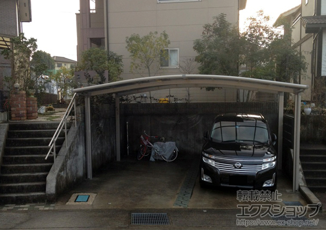 広島県福山市のLIXIL リクシル（トステム）のカーポート カーブポートシグマIII ワイド 積雪〜20cm対応 施工例