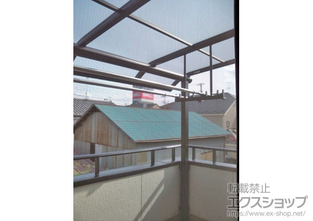 埼玉県さいたま市ののバルコニー・ベランダ屋根 ヴェクターテラス R型 屋根タイプ 単体 積雪〜20cm対応+吊り下げ式物干し 標準 2本入 施工例