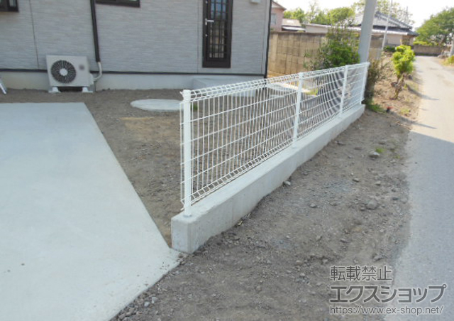 群馬県伊勢崎市ののフェンス・柵 ハイグリッドフェンスUF8型 フリーポールタイプ 施工例